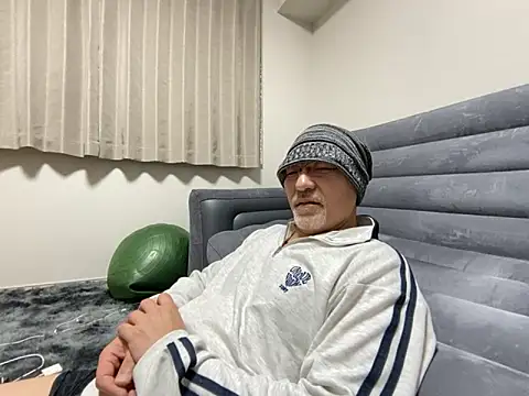 Snapshot of Grandpa29hijii chatting on March 2025 12:35:02 PM Grandpa29hijii online show from March 2025 12:35:02 PM