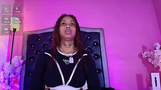 Triipsy online show from September 2025 07:39:02 PM