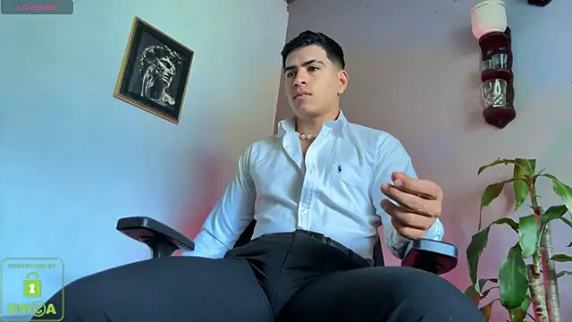 Snapshot of Adrian_Mill3r chatting on November 2025 04:50:01 PM Adrian Mill3r online show from November 2025 04:50:01 PM