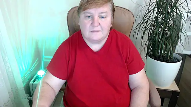 Snapshot of Limonka-Fire chatting on December 2024 06:08:01 PM Limonka-Fire online show from December 2024 06:08:01 PM