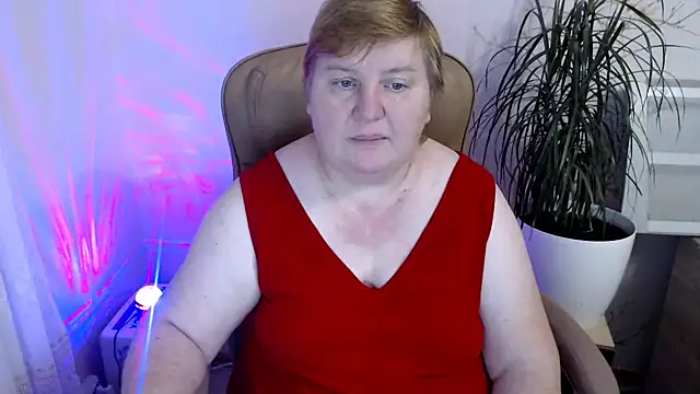 Snapshot of Limonka-Fire chatting on December 2024 12:49:01 PM Limonka-Fire online show from December 2024 12:49:01 PM