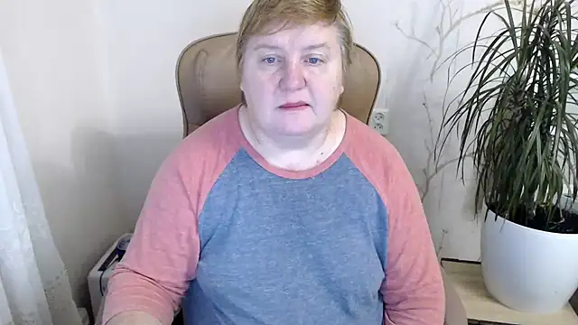 Snapshot of Limonka-Fire chatting on December 2024 07:28:02 AM Limonka-Fire online show from December 2024 07:28:02 AM