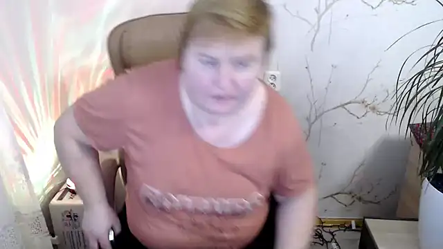 Snapshot of Limonka-Fire chatting on December 2024 12:02:01 PM Limonka-Fire online show from December 2024 12:02:01 PM