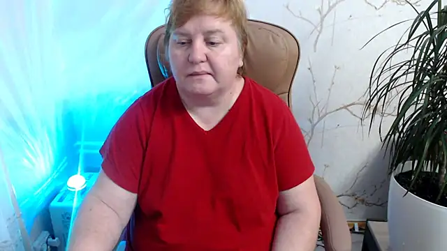 Snapshot of Limonka-Fire chatting on December 2024 12:33:02 PM Limonka-Fire online show from December 2024 12:33:02 PM