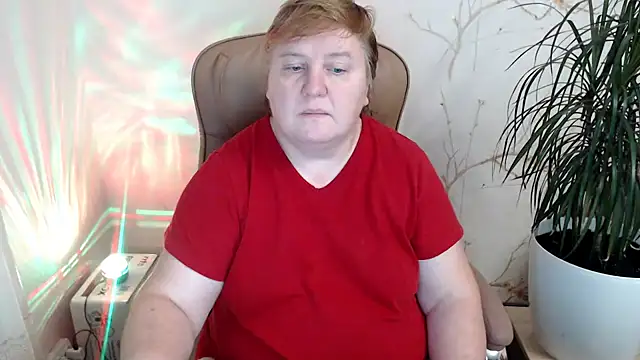 Snapshot of Limonka-Fire chatting on December 2024 09:15:01 PM Limonka-Fire online show from December 2024 09:15:01 PM