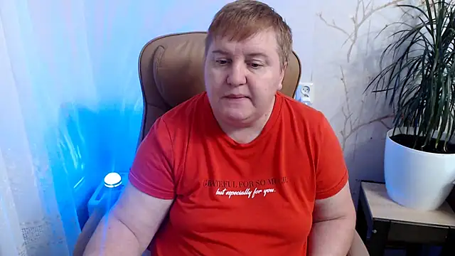 Snapshot of Limonka-Fire chatting on December 2024 08:43:01 PM Limonka-Fire online show from December 2024 08:43:01 PM