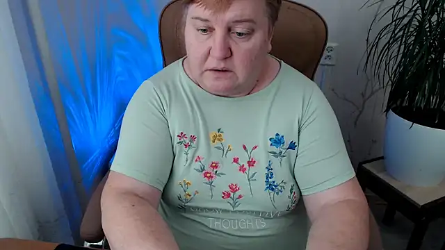 Snapshot of Limonka-Fire chatting on January 2025 10:37:01 AM Limonka-Fire online show from January 2025 10:37:01 AM