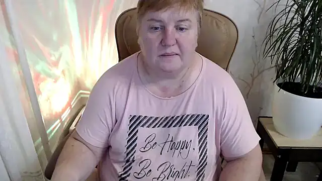 Snapshot of Limonka-Fire chatting on January 2025 08:43:01 PM Limonka-Fire online show from January 2025 08:43:01 PM