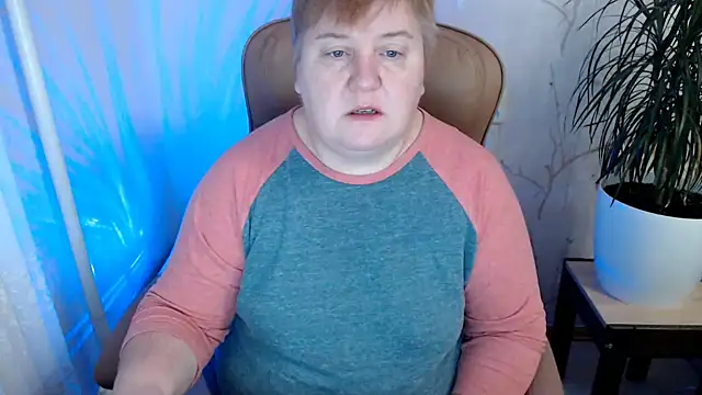 Snapshot of Limonka-Fire chatting on January 2025 09:37:02 AM Limonka-Fire online show from January 2025 09:37:02 AM