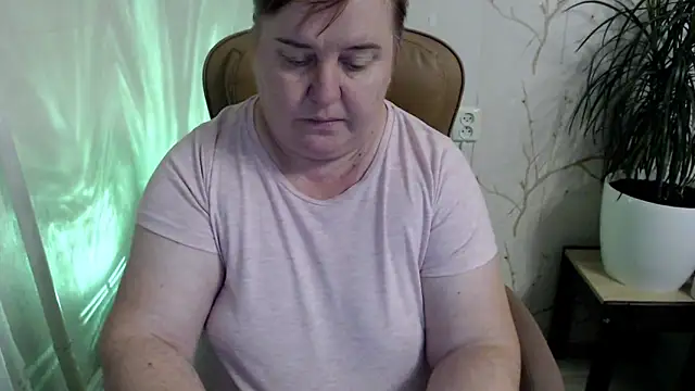 Snapshot of Limonka-Fire chatting on January 2025 02:58:02 PM Limonka-Fire online show from January 2025 02:58:02 PM