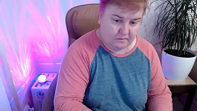 Snapshot of Limonka-Fire chatting on January 2025 07:48:01 AM Limonka-Fire online show from January 2025 07:48:01 AM