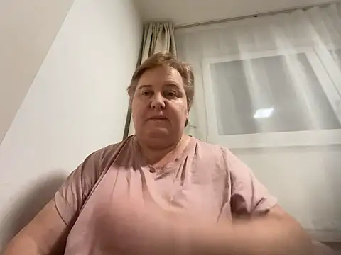 Snapshot of Limonka-Fire chatting on February 2025 07:06:02 PM Limonka-Fire online show from February 2025 07:06:02 PM