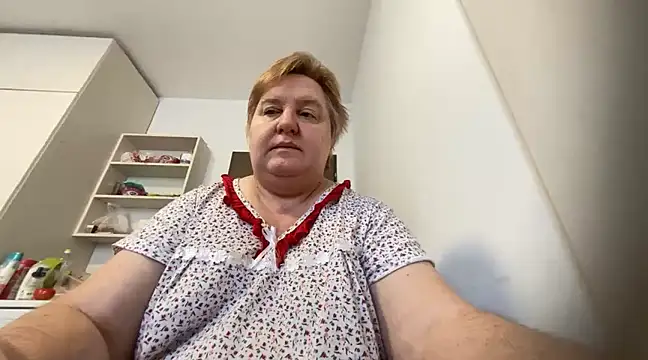 Snapshot of Limonka-Fire chatting on February 2025 09:38:01 AM Limonka-Fire online show from February 2025 09:38:01 AM