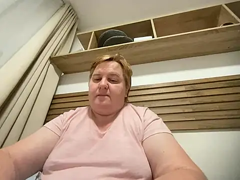 Snapshot of Limonka-Fire chatting on February 2025 08:11:02 PM Limonka-Fire online show from February 2025 08:11:02 PM