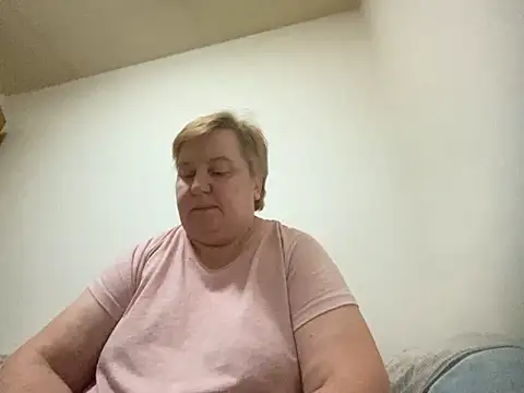 Snapshot of Limonka-Fire chatting on February 2025 06:37:01 PM Limonka-Fire online show from February 2025 06:37:01 PM