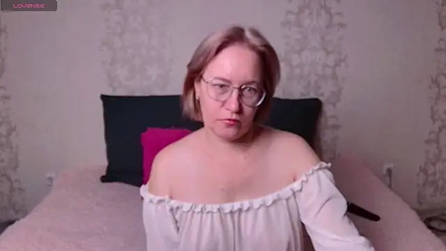 Snapshot of Moonlight_Jasmine chatting on November 2025 12:38:02 AM Moonlight Jasmine online show from November 2025 12:38:02 AM