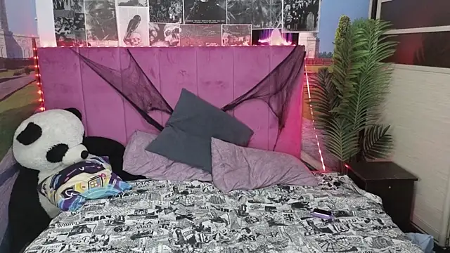 Baby lunatic online show from December 2024 09:33:01 PM