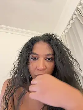 IamCrystal2 online show from May 2026 01:02:04 AM
