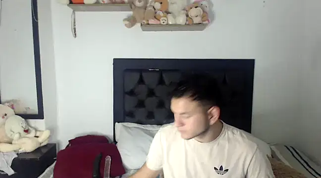 Latin Boy24 online show from February 2025 12:21:02 AM