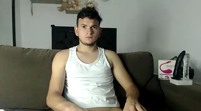 Latin Boy24 online show from March 2025 04:21:01 PM