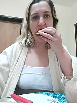 Snapshot of Bia_sexynovaes chatting on October 2025 10:44:02 AM Bia sexynovaes online show from October 2025 10:44:02 AM