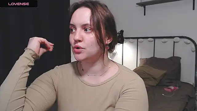 Lella Ryann  online show from June 2026 09:18:01 PM