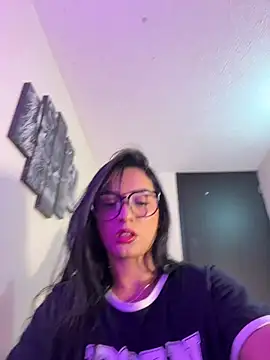 missycanoo online show from December 2025 10:57:02 AM