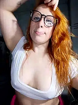 Snapshot of Bellatriz-horse chatting on December 2025 04:10:01 AM Bellatriz-horse online show from December 2025 04:10:01 AM