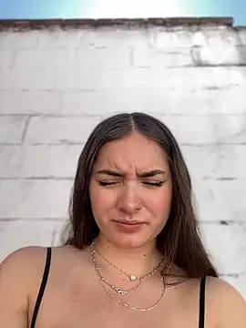 imlindapink online show from January 2025 03:40:01 PM