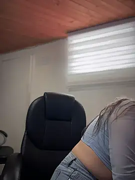 imlindapink online show from October 2025 05:44:02 PM