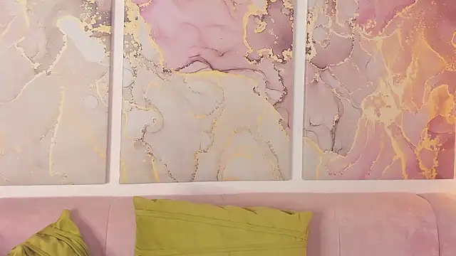 fiamoory online show from December 2025 01:00:01 AM