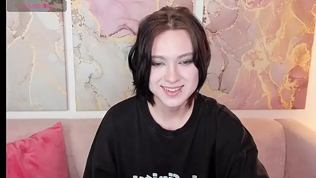 fiamoory online show from April 2026 01:07:02 AM