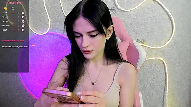 Molly Crystall online show from May 2026 02:50:01 AM