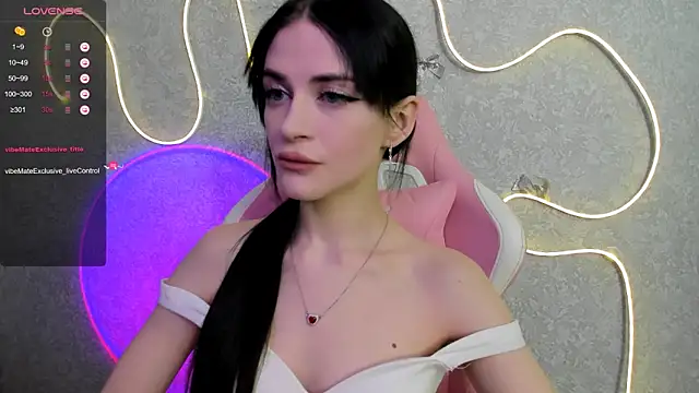 Molly Crystall online show from May 2026 02:52:01 AM