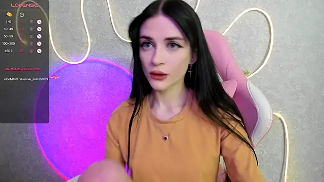 Molly Crystall online show from May 2026 03:13:02 AM