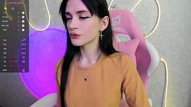 Molly Crystall online show from May 2026 04:07:02 AM