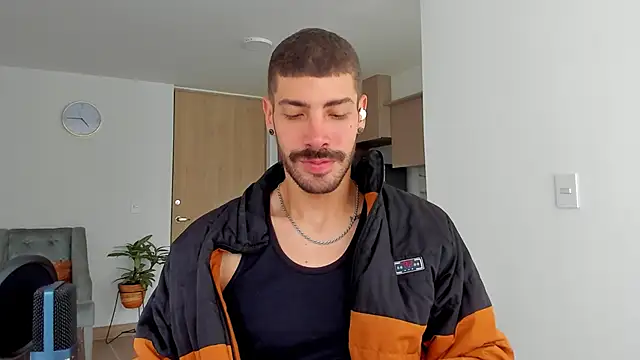 Guyinthemountain online show from December 2024 12:16:01 PM