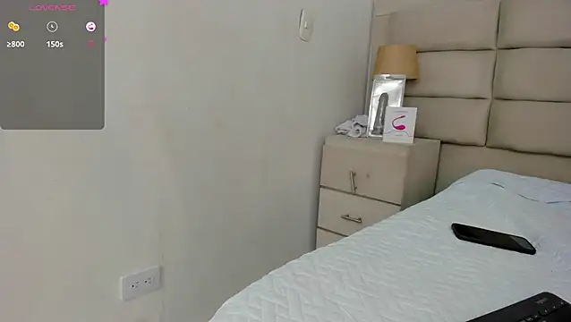 Snapshot of JulietaKane chatting on January 2025 11:27:02 PM JulietaKane online show from January 2025 11:27:02 PM