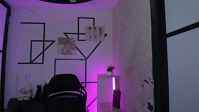 Snapshot of JulietaKane chatting on September 2025 04:23:01 AM JulietaKane online show from September 2025 04:23:01 AM