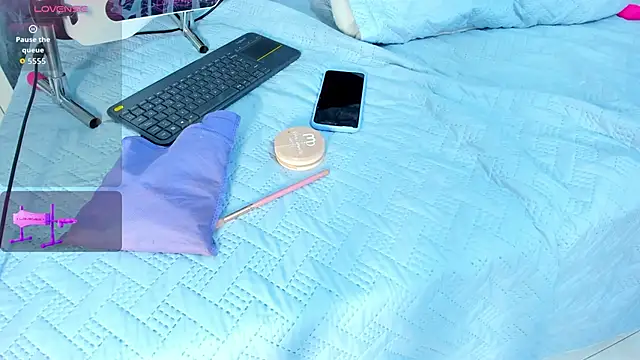 Snapshot of JulietaKane chatting on October 2025 05:04:02 AM JulietaKane online show from October 2025 05:04:02 AM