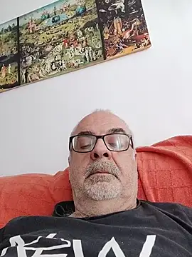 Satiro Sevilla online show from November 2025 11:53:01 AM