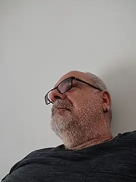 Satiro Sevilla online show from May 2026 04:25:02 PM