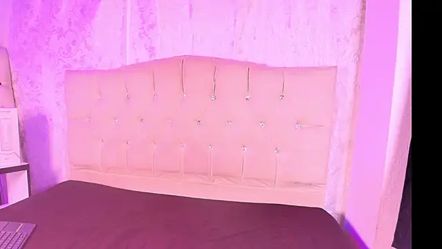 Snapshot of Strella_ferrera chatting on January 2026 05:33:02 AM Strella ferrera online show from January 2026 05:33:02 AM