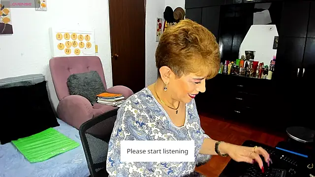 Snapshot of Angelina_Stone_65 chatting on May 2026 09:55:02 PM Angelina Stone 65 online show from May 2026 09:55:02 PM