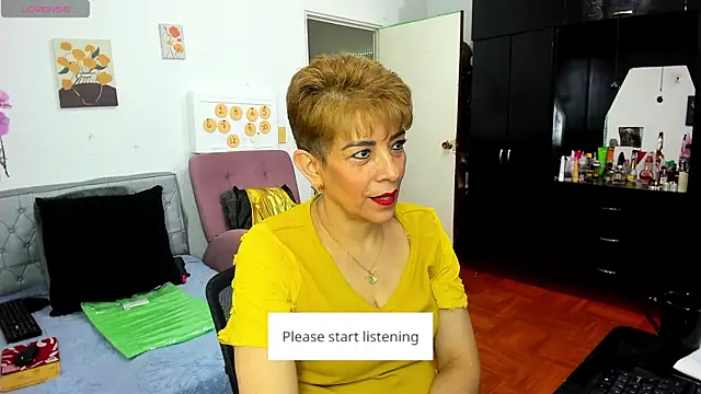 Snapshot of Angelina_Stone_65 chatting on May 2026 11:21:02 PM Angelina Stone 65 online show from May 2026 11:21:02 PM