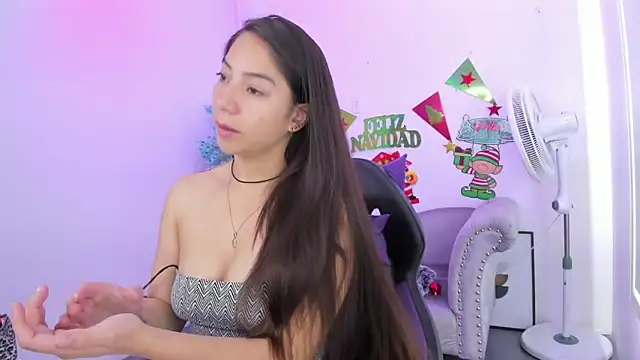 Snapshot of Ema_louis_ chatting on December 2024 12:38:01 PM Ema louis online show from December 2024 12:38:01 PM