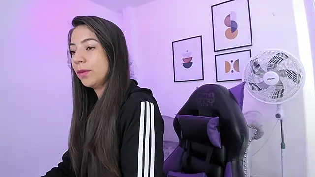 Snapshot of Ema_louis_ chatting on January 2025 12:30:02 PM Ema louis online show from January 2025 12:30:02 PM