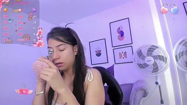 Snapshot of Ema_louis_ chatting on January 2025 12:43:01 PM Ema louis online show from January 2025 12:43:01 PM