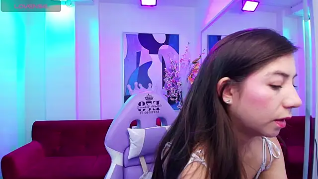 Snapshot of Ema_louis_ chatting on February 2025 10:23:01 AM Ema louis online show from February 2025 10:23:01 AM