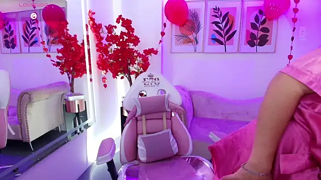 Ema louis  online show from February 2026 12:46:02 PM